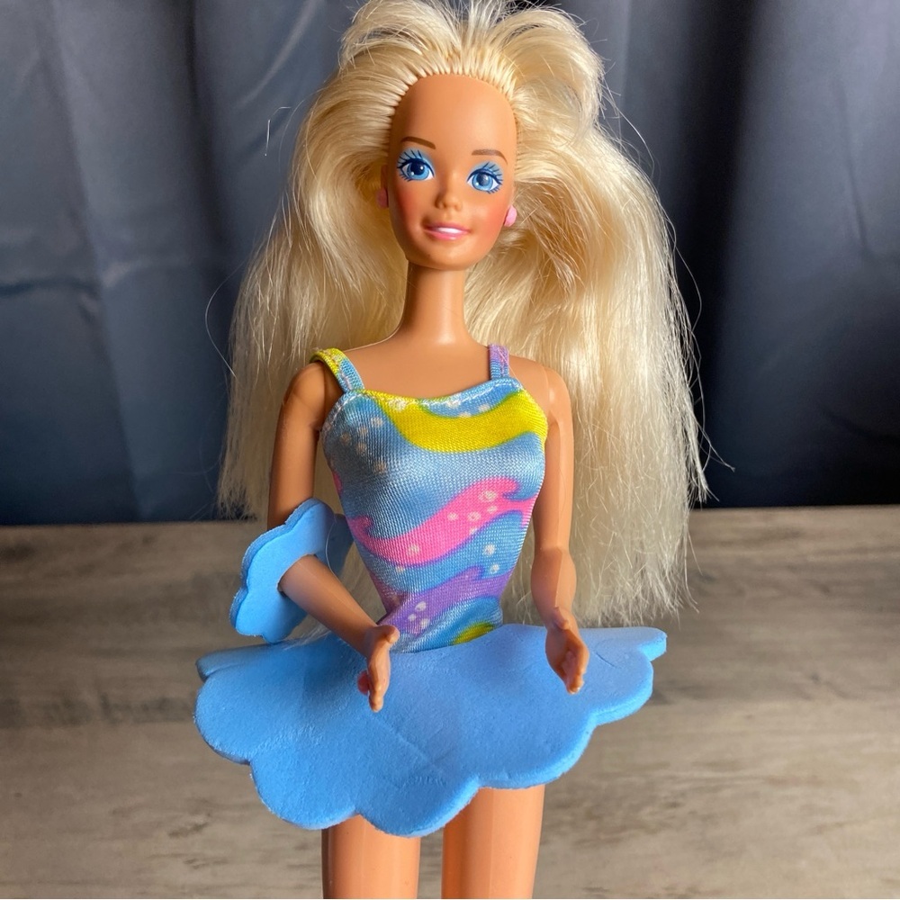 1990 Bathtime Fun Barbie doll by Mattel, Blonde Hair Blue Eyes